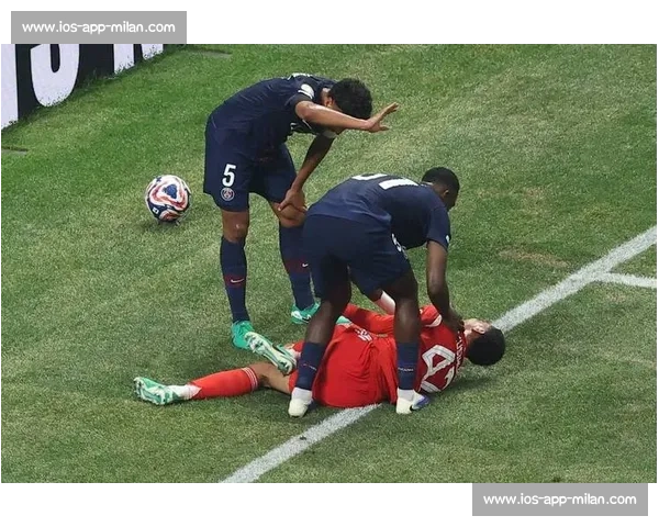 早报：世俱杯豪门突围战陷困境，冷门频现晋级迷雾重重