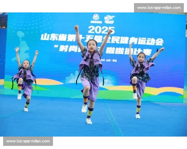 山东省第十五届全民健身运动会 “时尚青岛” 啦啦操赛圆满收官 700 余名选手展活力风采