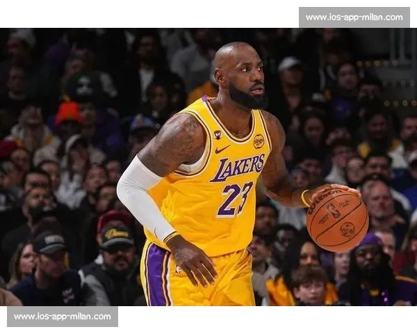 抵押 11 栋公寓换湖人，46 年套现百亿：巴斯家族的资本魔术