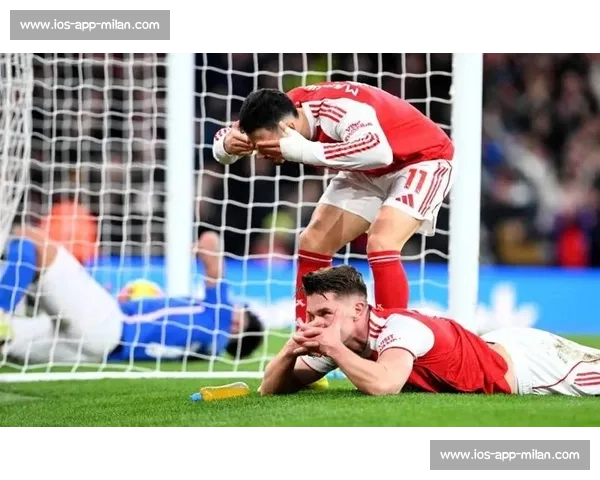 滕哈格力挺希克留队，勒沃库森锋霸遭英超意甲哄抢