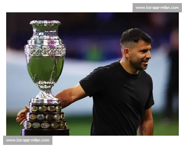 甲亢哥求见梅西遭阿奎罗毒舌：C 罗粉丝？他只能在家看世俱杯！