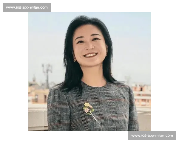 贾玲汪顺网球场燃爆！高马尾短裙造型掀起青春风暴